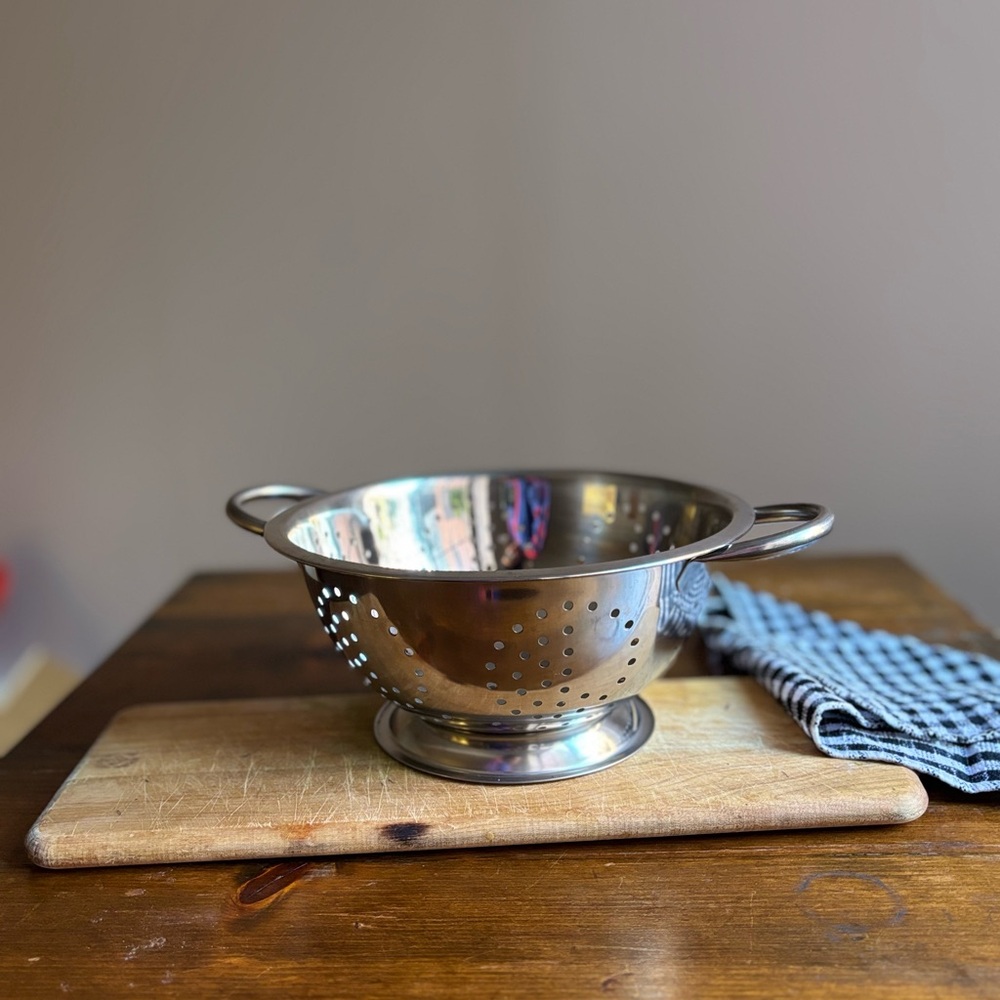 NWT 3Q Stainless Steel Colander with Handles